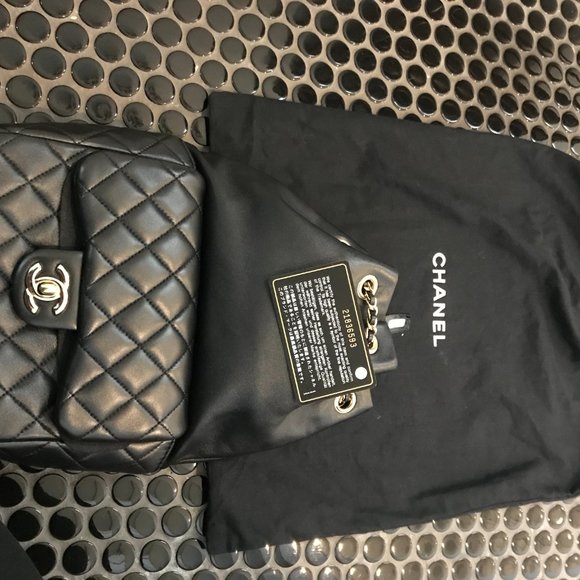 CHANEL Small Seoul Lambskin backpack - Picture 3 of 5